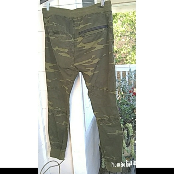 ZARA MAN CAMOUFLAGE CASUAL PANTS - Picture 2 of 3